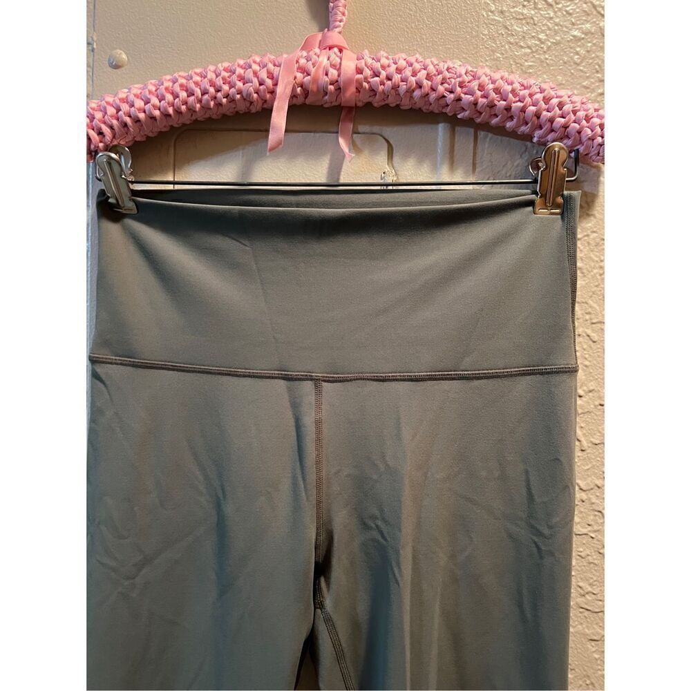 Pure Luxe By Fabletics Green Bootcut Leggings Woman’s Size Medium - Picture 4 of 10